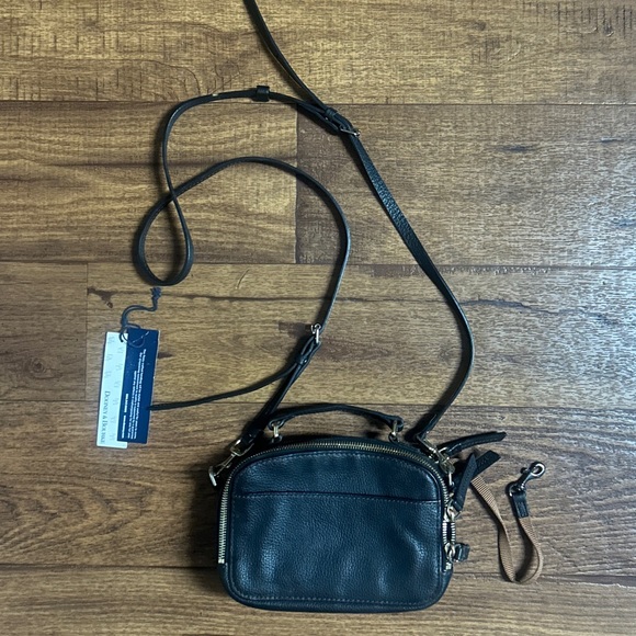 Dooney & Bourke (# J14254806) Black Leather Crossbody Bag (8 x 5” in.) W/ Tags - Picture 12 of 16